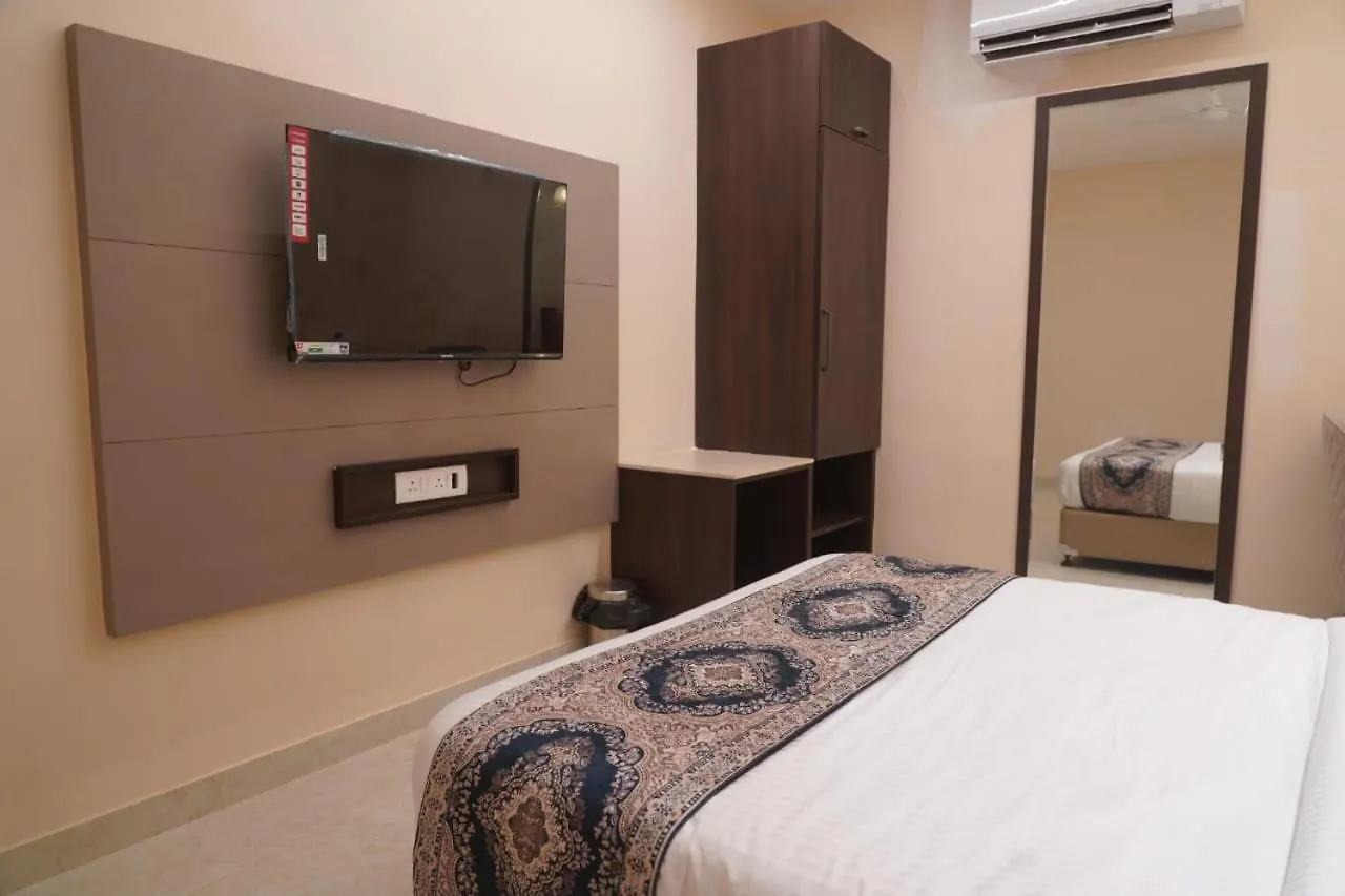 Hotel Anant Inn バラナシ 3*,