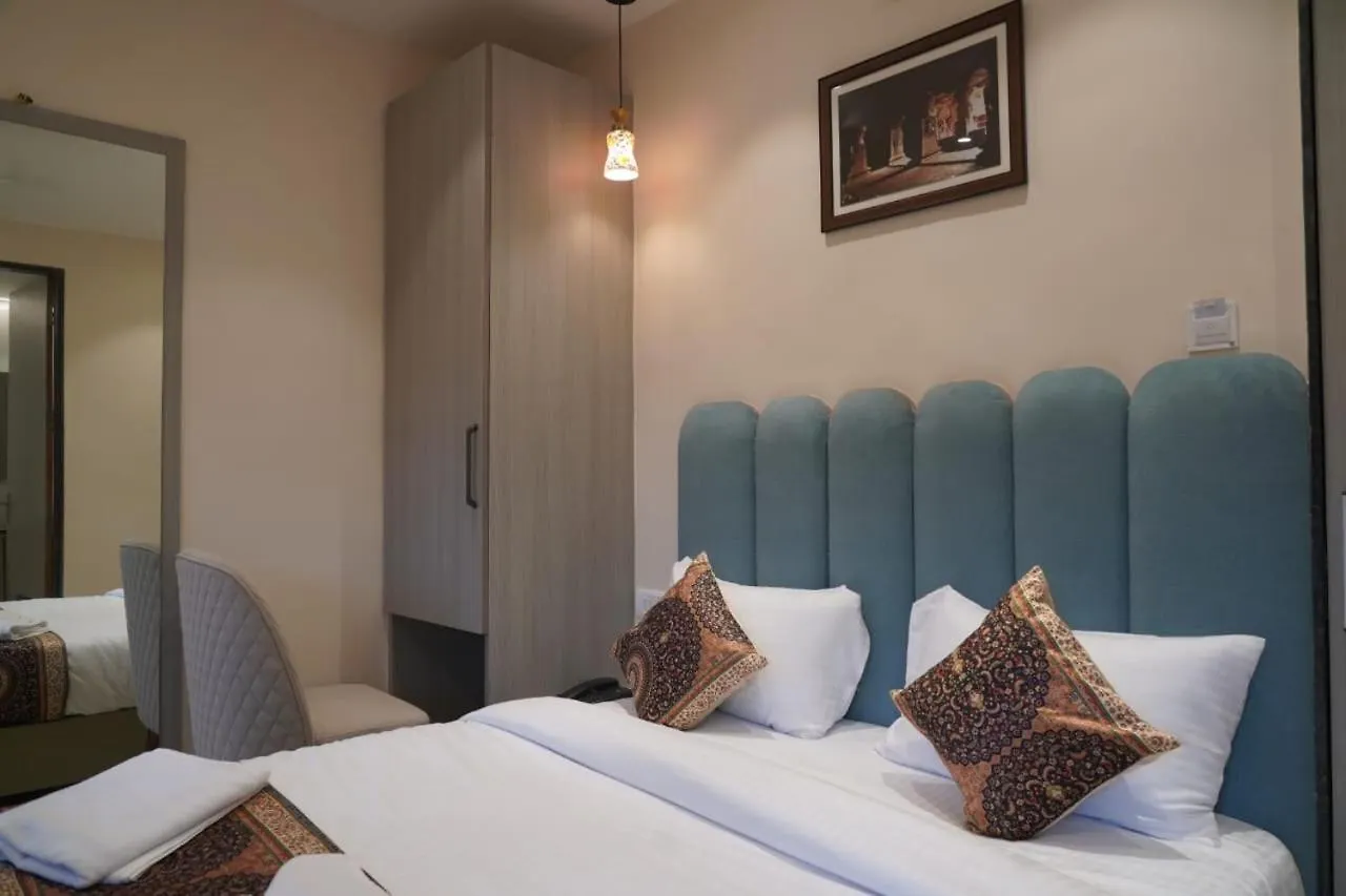 Hotel Anant Inn バラナシ 3*,