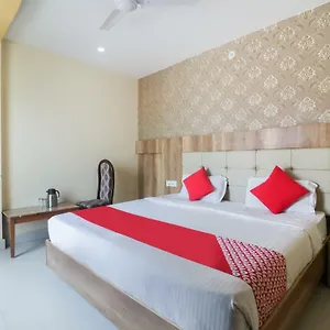 3* Hotel Oyo 48974 Shweta Residency
